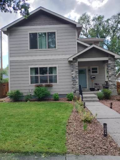 Main picture of 208 Custer Ave