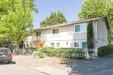 Main picture of 48 Lark Center Dr