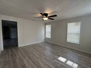 Main picture of 1033 Post Ave