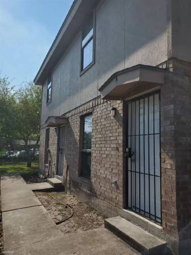 Main picture of 513 W Matz Ave