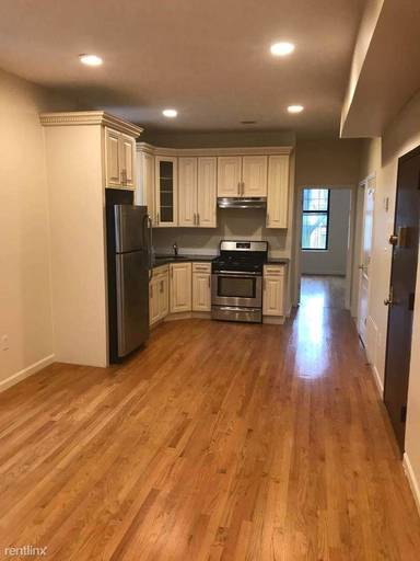 Main picture of 203 E 116th St
