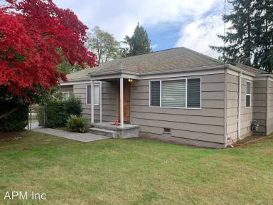 Main picture of 1727 NE 148th St