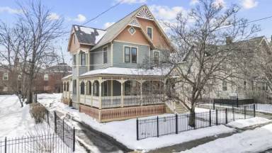 Main picture of 33 Sargeant St