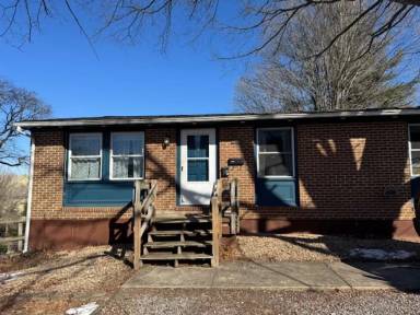 Main picture of 223A Hanna Ln