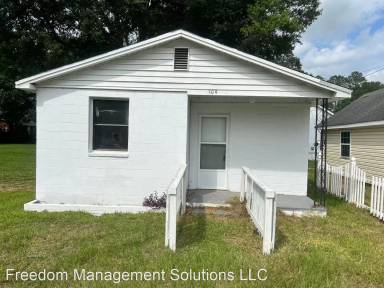 Main picture of 309 E Calhoun St