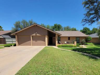 Main picture of 4649 Applewood Dr
