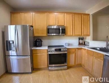 Main picture of 613 Village Pkwy