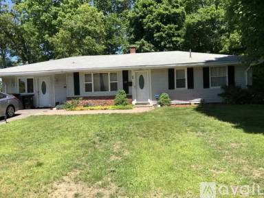 Main picture of 68 Crestfield Dr