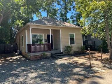 Main picture of 913 Natoma St