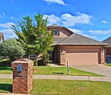 Main picture of 18212 Viento Dr