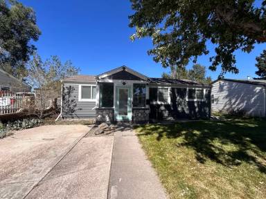 Main picture of 1571 W Cedar Ave