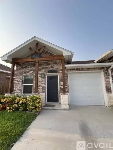 Main picture of 1027 Fairway Dr