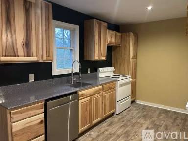 Main picture of 204 Cutler Ave