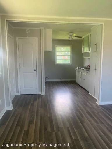 Main picture of 3450 Polk St
