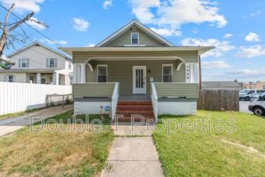 Main picture of 2906 Maple Ave