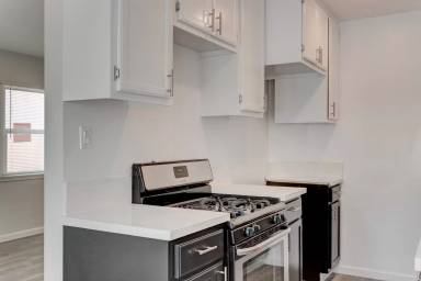 Main picture of 5860 Gregory Ave