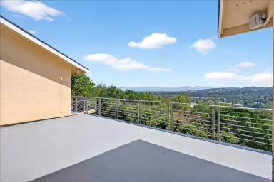 Main picture of 125 Wood Rd