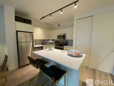 Main picture of 8 E Chestnut St