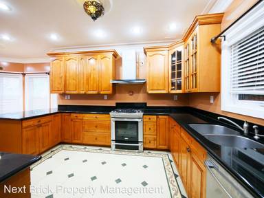 Main picture of 5501 Brooklyn Ave NE
