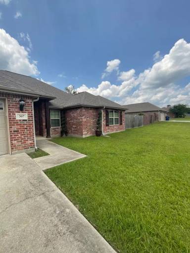 Main picture of 307 Barbara Dr