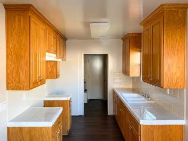 Main picture of 1135 W 90th St