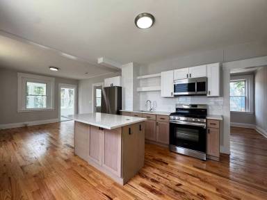 Main picture of 1 Webb St