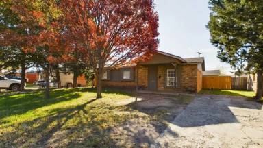Main picture of 563 44th St