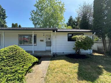 Main picture of 419 3rd St NE