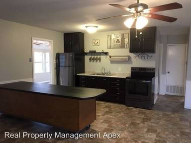Main picture of 665 Honey Ln
