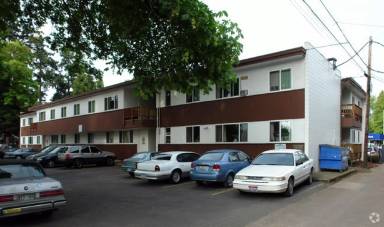 Main picture of 690 Lawrence St