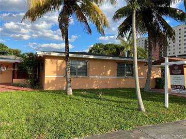 Main picture of 635 SW 64th Ave
