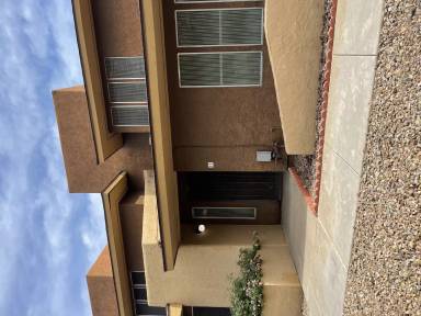Main picture of 2533 W Hazelwood St