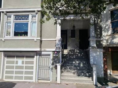 Main picture of 432 Irving St