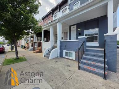 Main picture of 2920 E Madison St