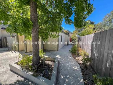 Main picture of 450 Islay St