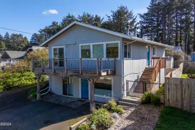 Main picture of 2950B SW Beach Ave