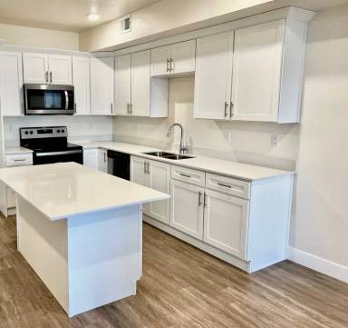 Main picture of 2101 N Main St