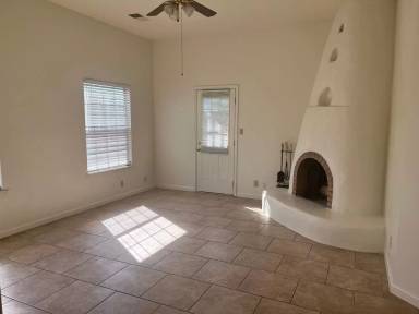 Main picture of 5401 Luttrell Ct NE