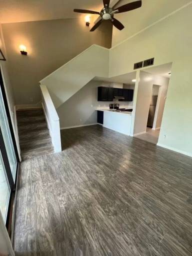 Main picture of 1000 Stonegate Dr