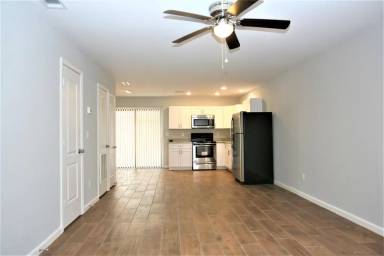 Main picture of 6121 Harvey St
