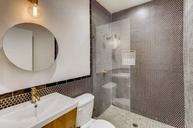 Main picture of 2830 S Sepulveda Blvd