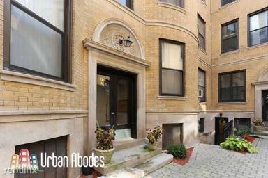 Main picture of 1216 N Dearborn St