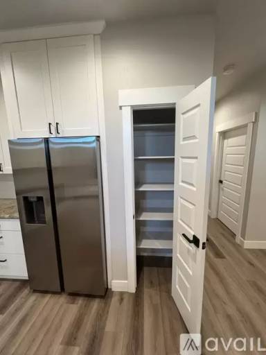 Main picture of 710 Crossbill Dr