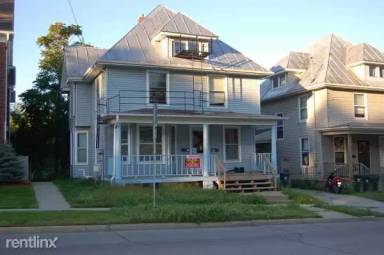 Main picture of 905 E Burlington St