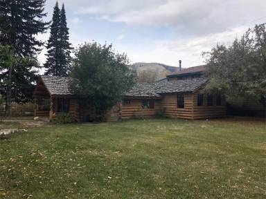 Main picture of 225 E Karns Ave