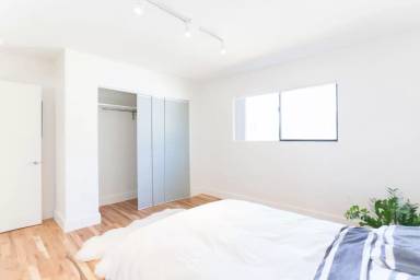 Main picture of 807 N Madison Ave