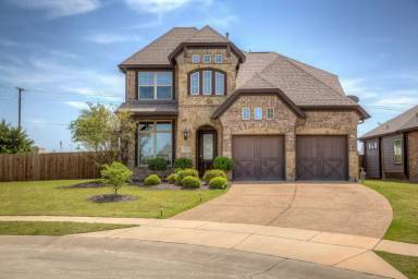Main picture of 341 Oxford Pl