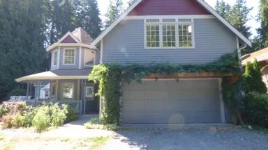 Main picture of 619 NE 200th St
