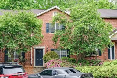 Main picture of 205 Woodstone Dr