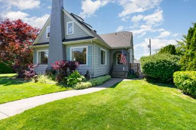 Main picture of 1525 45th Ave SW